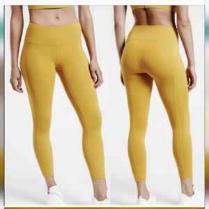 Athleta Ultimate Stash Pocket 7/8 Tight Size: 3X